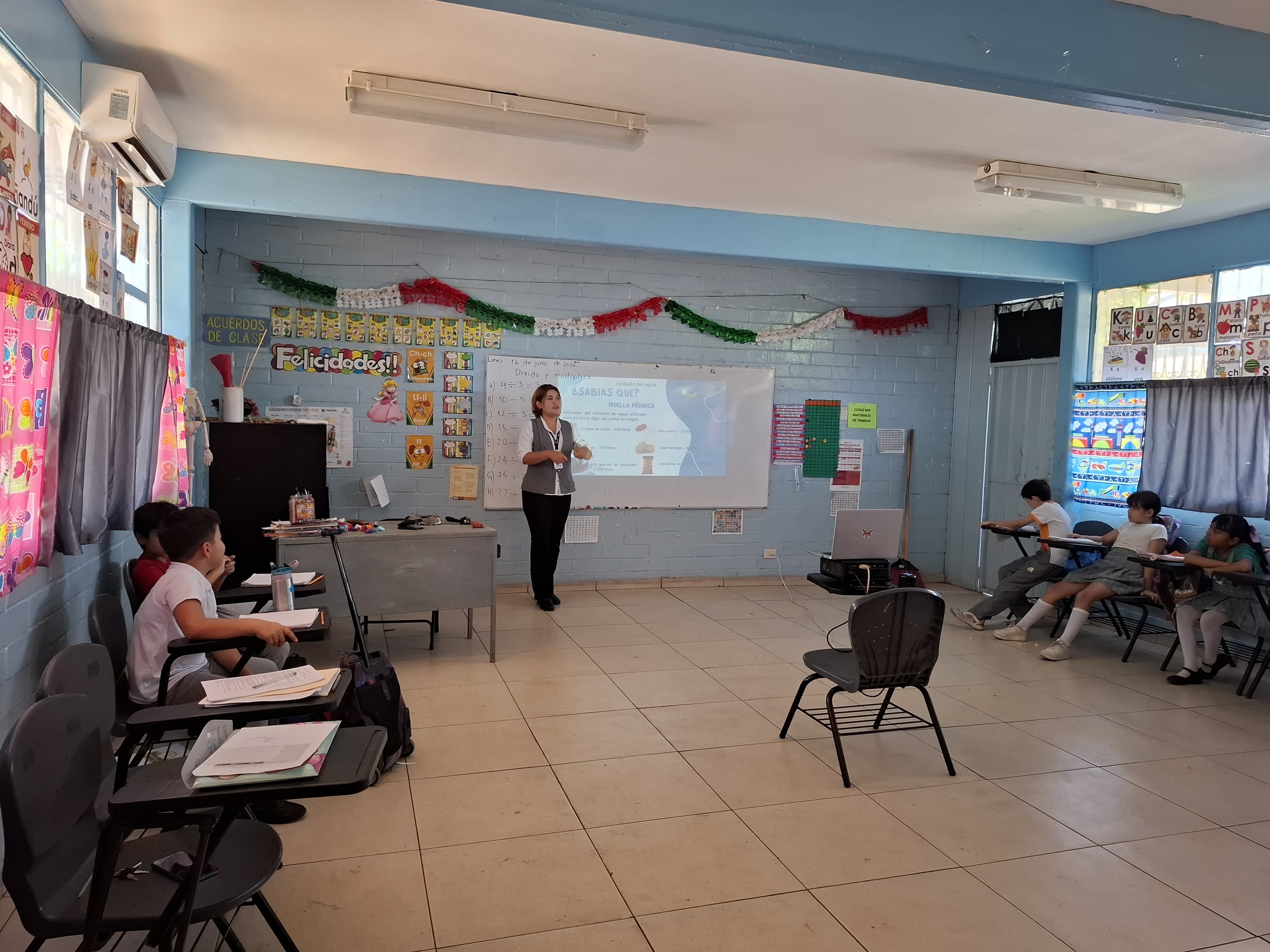 Pláticas de concientización en el cuidado del agua y la red hidrosanitaria.